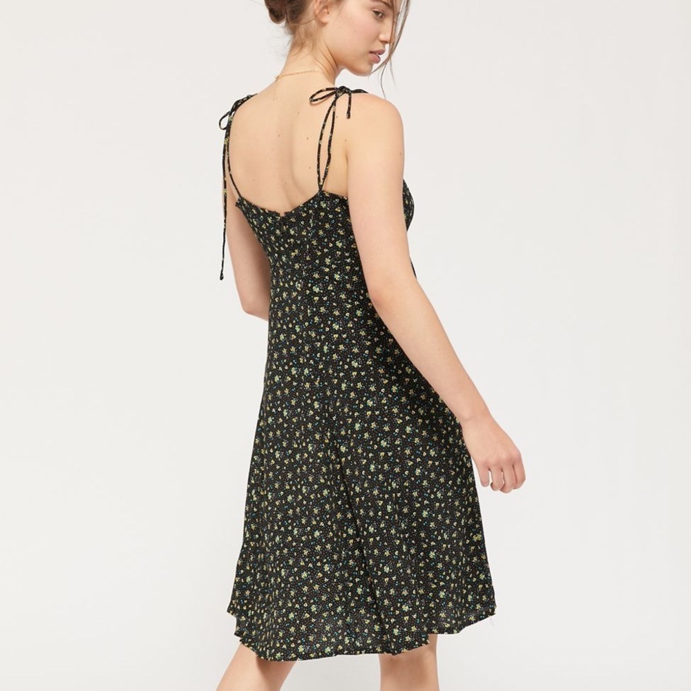 NWT UO Ashlee Floral Midi Dress
